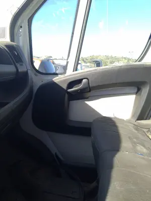Foto de MANETA INTERIOR DELANTERA DERECHA FIAT DUCATO 3 MAXI FURGÓN TS 35 (295) 2.3 JTD CAT (148 CV / 109 KW)