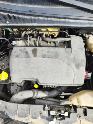 Foto de MOTOR COMPLETO RENAULT CLIO III 1.2 16V (75 CV / 55 KW) referencia D4F740