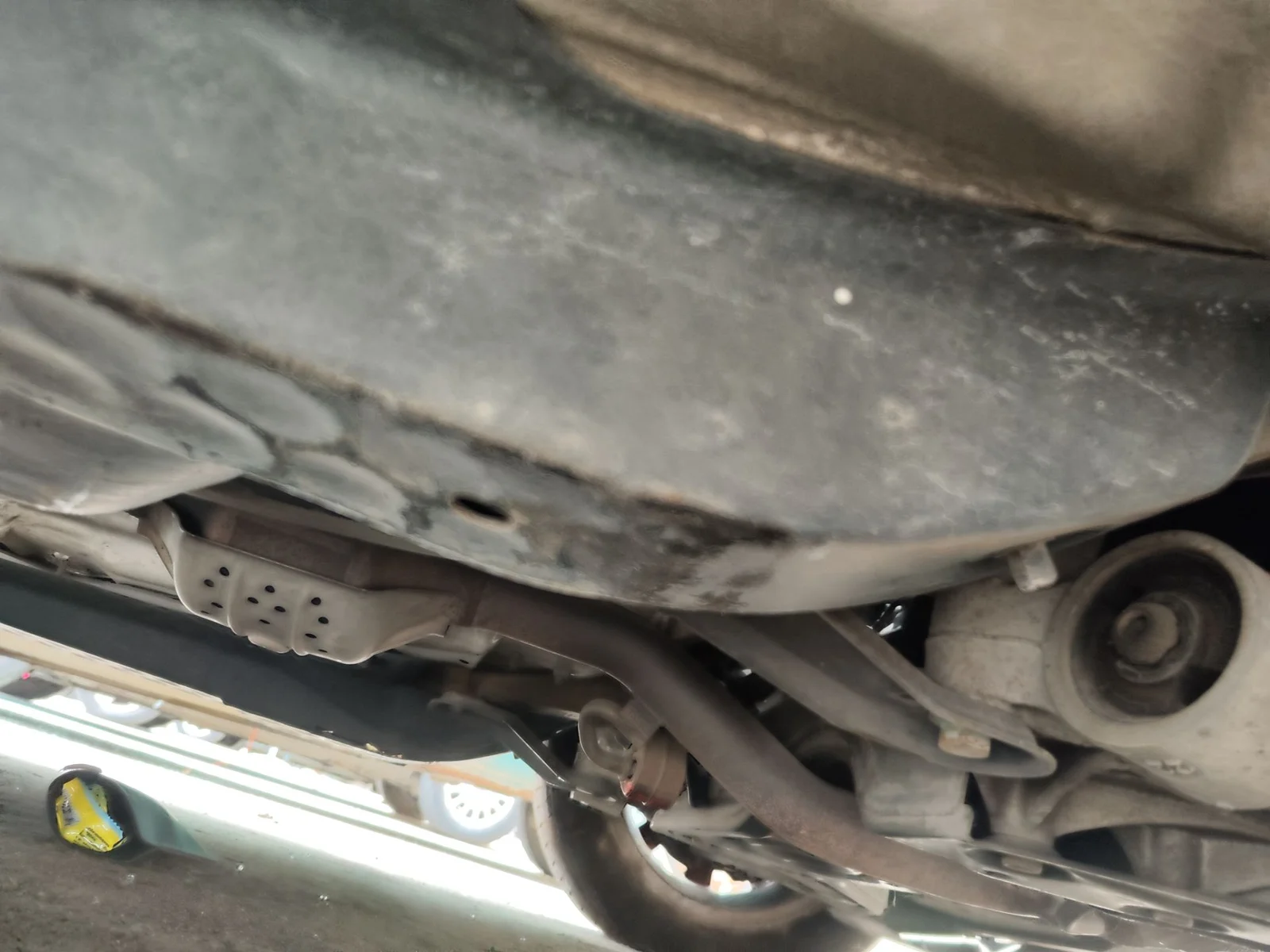 Foto de TUBO ESCAPE TRASERO VOLKSWAGEN POLO IV (9N1) 1.4 16V (75 CV / 55 KW)