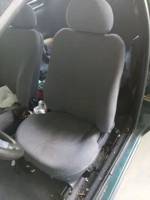 Foto de ASIENTO DELANTERO IZQUIERDO FORD KA (CCQ) 1.3 CAT (50 CV / 37 KW) foto 2