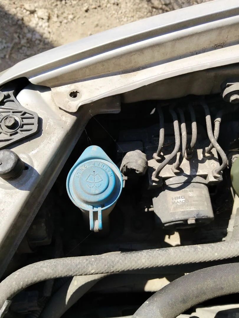 Foto de DEPOSITO LIMPIA HYUNDAI ELANTRA (XD) 2.0 CRDi CAT (113 CV / 83 KW)