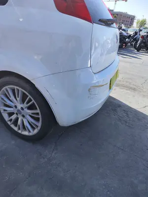 Foto de PARAGOLPES TRASERO FIAT GRANDE PUNTO (199) 1.4 (95 CV / 70 KW) referencia 0735418985 foto 4