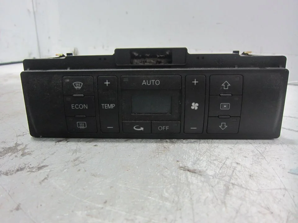 Foto de MANDO CALEFACCION / AIRE ACONDICIONADO AUDI A4 BERLINA (B5) 1.8 20V (125 CV / 92 KW) referencia 8D0820043M