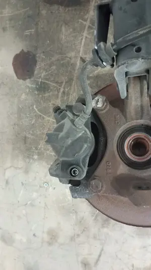 Foto de PINZA DE FRENO DELANTERA DERECHA DACIA DUSTER I 1.5 dCi Diesel CAT (86 CV / 63 KW) referencia 8863D foto 2