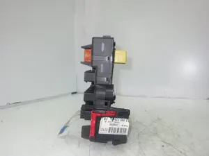 Foto de CAJA RELES / FUSIBLES OPEL VECTRA C BERLINA referencia 13205776 foto 7