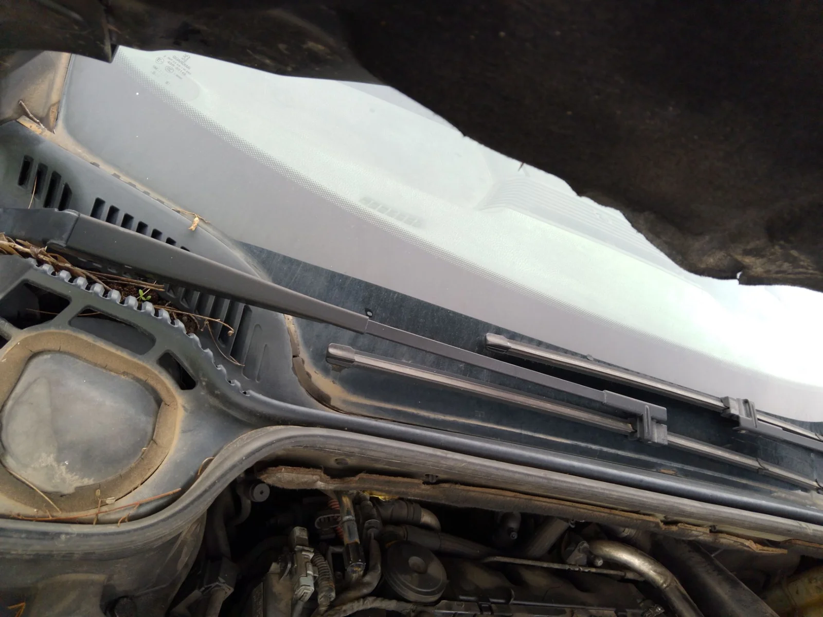 Foto de BRAZO LIMPIA DELANTERO DERECHO PEUGEOT 407 2.0 16V HDi FAP CAT (RHR / DW10BTED4) (136 CV / 100 KW)
