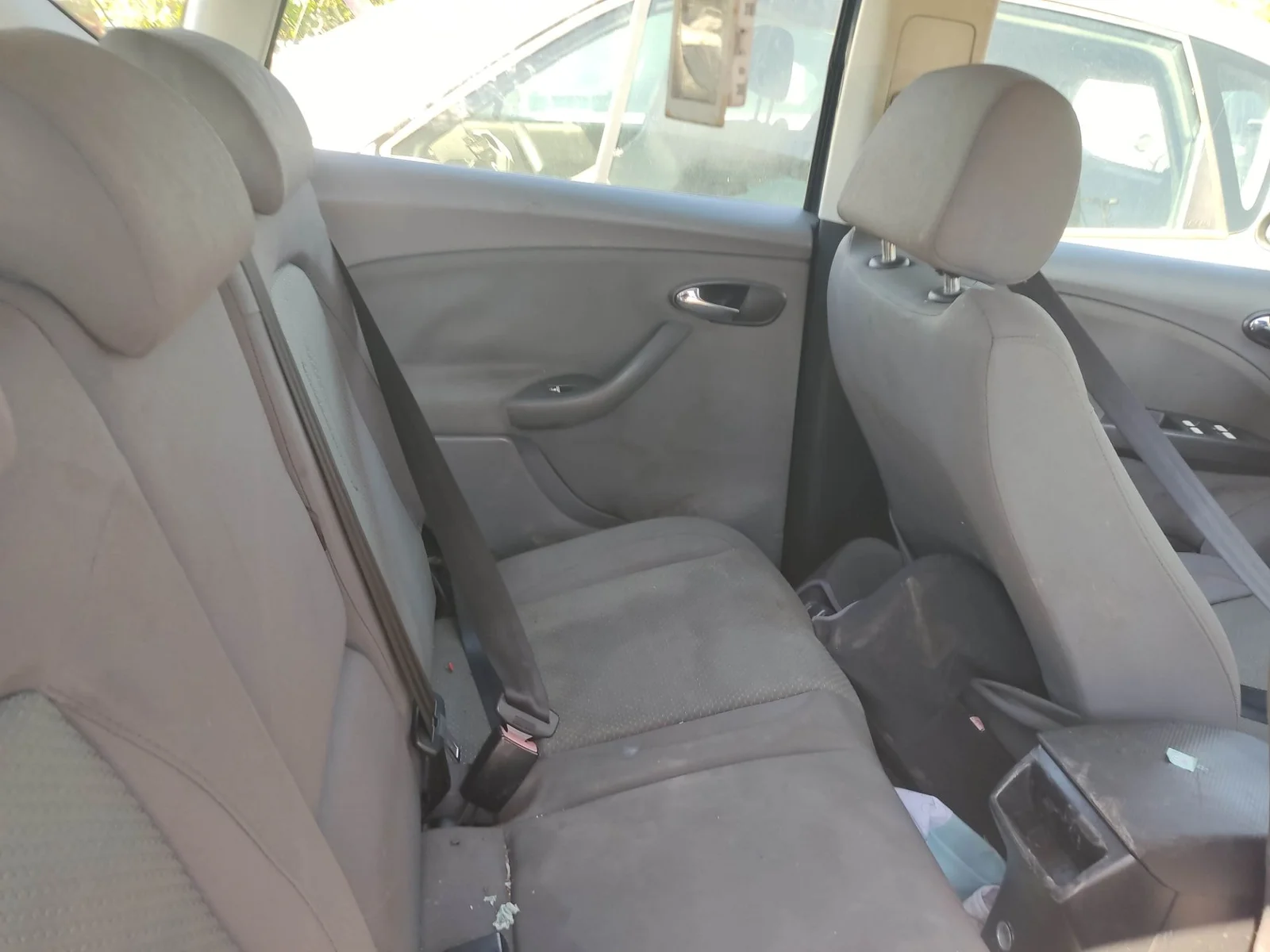 Foto de GUARNECIDO PUERTA TRASERA IZQUIERDA SEAT ALTEA (5P1) 2.0 TDI (140 CV / 103 KW) referencia 5P0867211E 1UQ