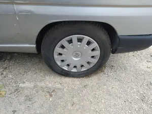 Foto de LLANTA PEUGEOT EXPERT FURGÓN COMFORT (1995) 2.0 HDi (109 CV / 80 KW)