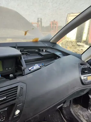 Foto de SALPICADERO CITROEN GRAND C4 PICASSO 1.6 16V HDi FAP (109 CV / 80 KW) referencia 8231FR foto 2