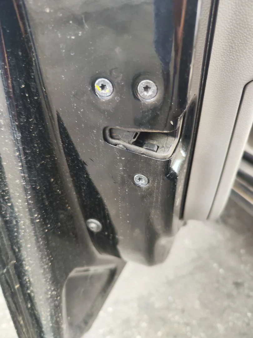 Foto de CERRADURA PUERTA DELANTERA IZQUIERDA VOLVO V50 FAMILIAR 2.0 Diesel CAT (136 CV / 100 KW) referencia 31253657