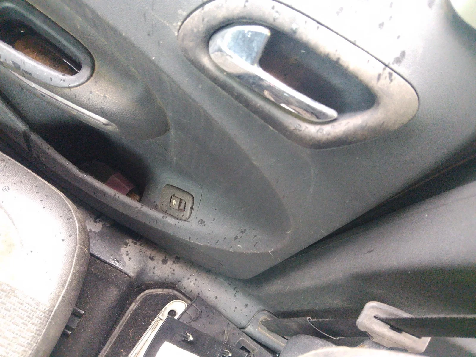 Foto de MANDO ELEVALUNAS TRASERO IZQUIERDO CITROEN C3 PICASSO 1.6 16V (120 CV / 88 KW)