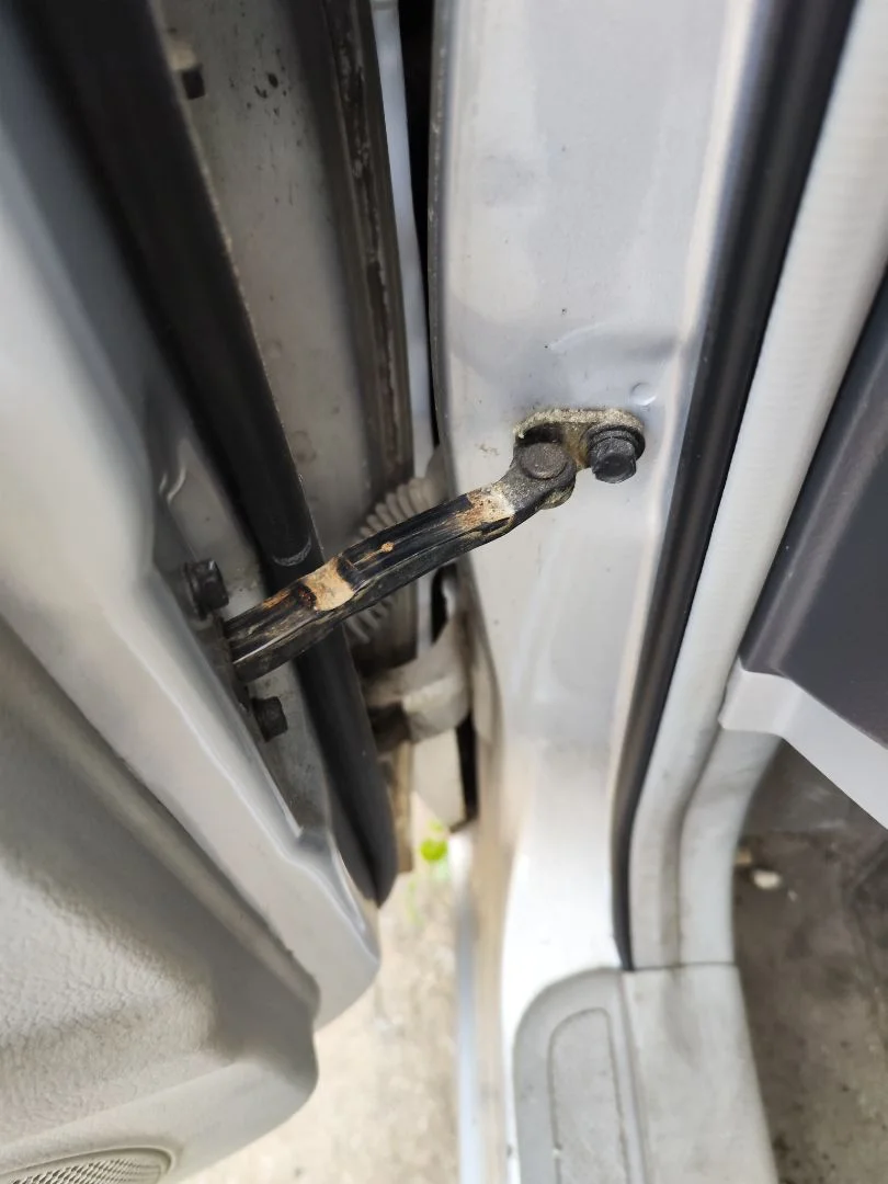 Foto de RETENEDOR PUERTA KIA CERATO (LD) 1.5 CRDi (102 CV / 75 KW) referencia 79380D3000