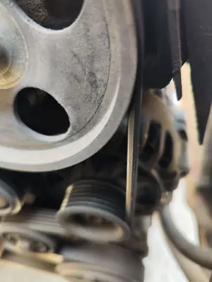 Foto de ALTERNADOR PEUGEOT 206 1.4 HDi (68 CV / 50 KW) referencia 5705KX foto 5