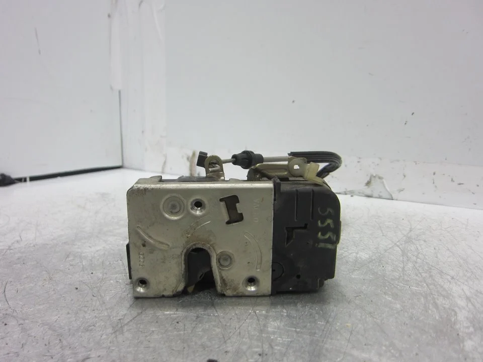 Foto de CERRADURA PUERTA DELANTERA IZQUIERDA PEUGEOT 307 BERLINA (S2) 1.6 16V HDi (90 CV / 66 KW) referencia 23973158
