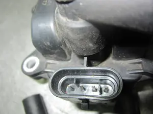 Foto de BOBINA ENCENDIDO RENAULT CLIO III 1.2 (75 CV / 55 KW) referencia 77040001 foto 2