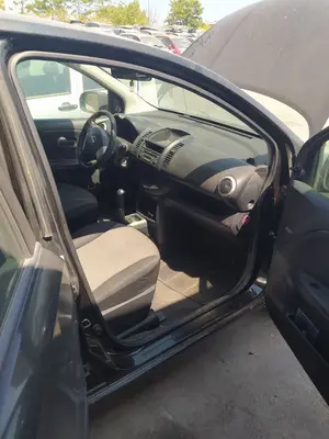 Foto de GOMAS CONTORNO PUERTA NISSAN NOTE (E11E) 1.4 CAT (88 CV / 65 KW)