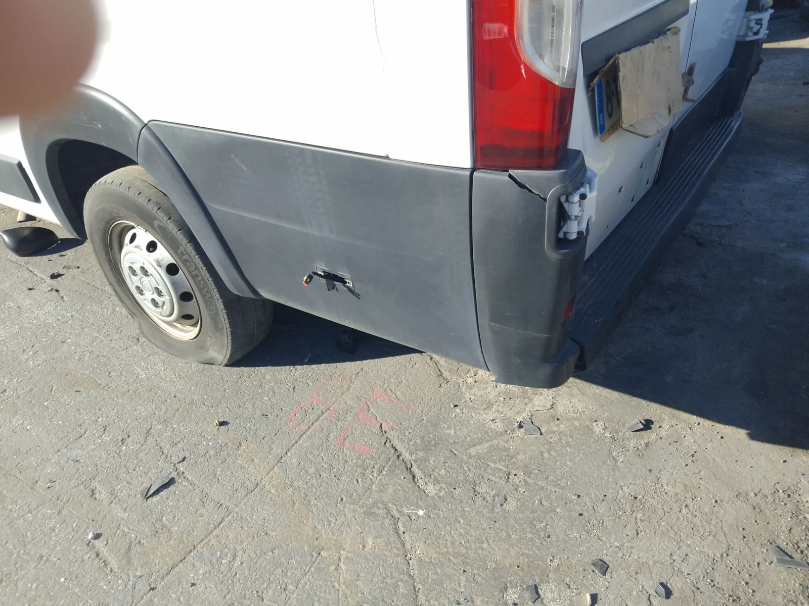 Foto de PARAGOLPES TRASERO FIAT DUCATO 3 MAXI FURGÓN TS 35 (295) 2.3 JTD CAT (148 CV / 109 KW) referencia 735423238