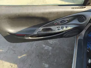Foto de RETENEDOR PUERTA HYUNDAI COUPE (RD) 1.6 16V CAT (107 CV / 79 KW)