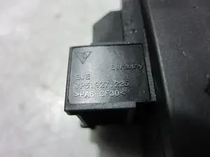 Foto de INTERRUPTOR PORSCHE CAYENNE (TIPO 92A) referencia 7P5927225 foto 3