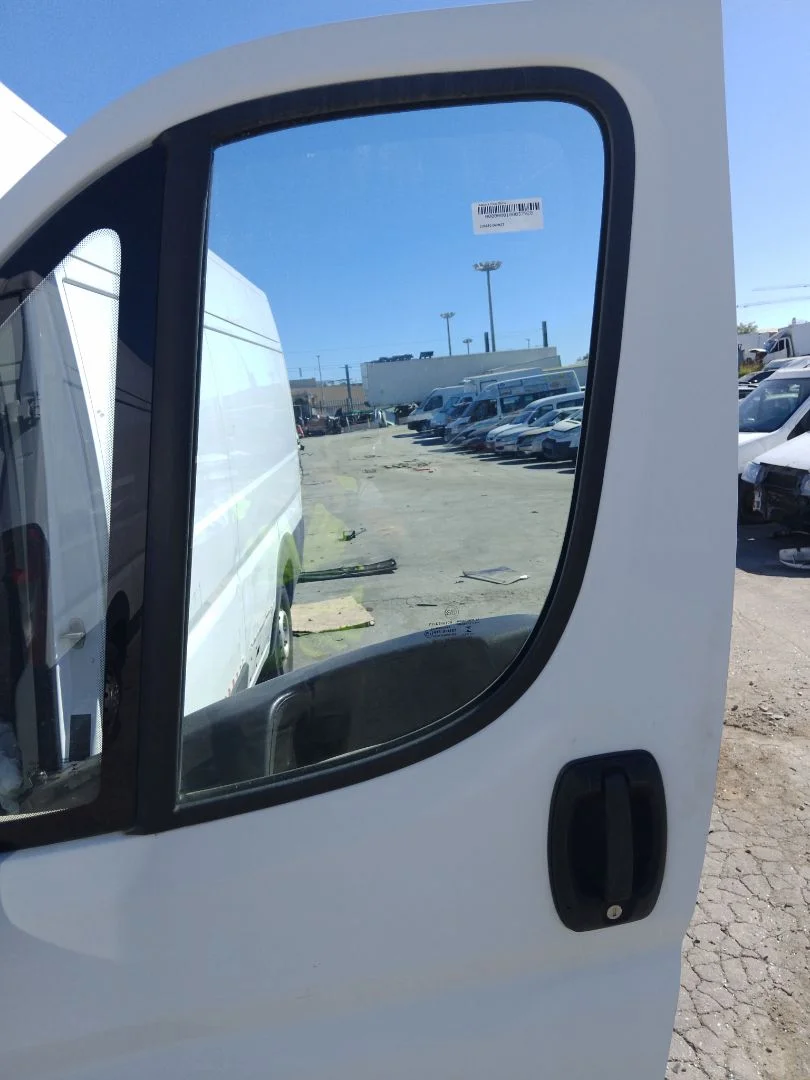 Foto de LUNA DELANTERA IZQUIERDA FIAT DUCATO 3 MAXI FURGÓN TS 35 (295) 2.3 JTD CAT (131 CV / 96 KW) referencia 46864291