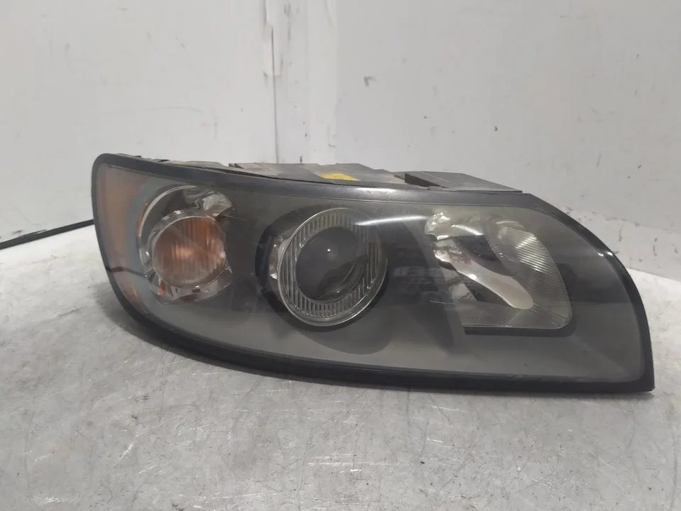 Foto de FARO DERECHO VOLVO V50 FAMILIAR 2.4 CAT (140 CV / 103 KW) referencia 30698886