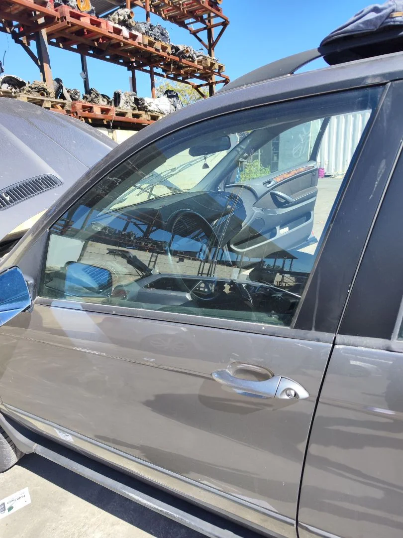 Foto de LUNA DELANTERA IZQUIERDA BMW SERIE X5 (E53) 3.0 Turbodiesel CAT (218 CV / 160 KW)