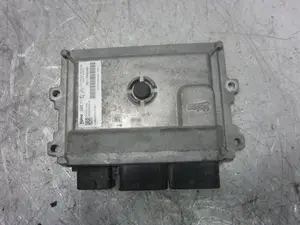 Foto de CENTRALITA MOTOR UCE CITROEN C-ELYSÉE referencia 9811545080