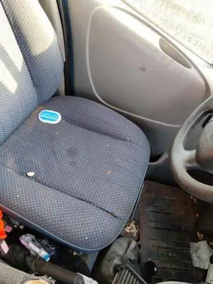 Foto de ASIENTO DELANTERO IZQUIERDO RENAULT TRAFIC II COMBI 1.9 Diesel (101 CV / 74 KW)