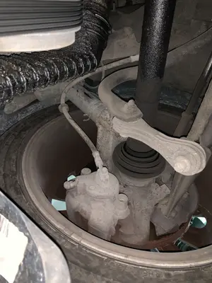 Foto de BRAZO SUSPENSION DELANTERO DERECHO VOLKSWAGEN GOLF IV BERLINA (1J1)(10.1997) 1.9 TDI (101 CV / 74 KW)