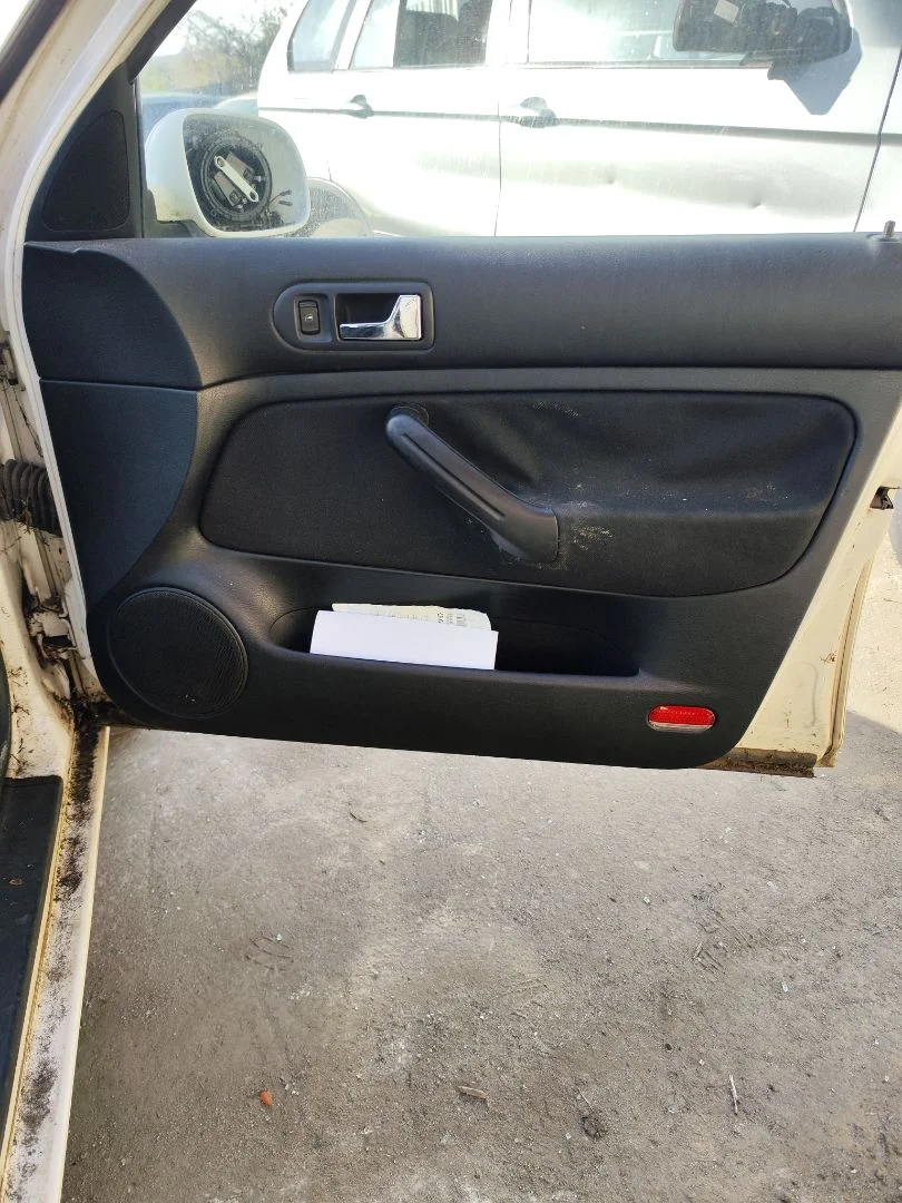 Foto de GUARNECIDO PUERTA DELANTERA DERECHA VOLKSWAGEN GOLF IV BERLINA (1J1)(10.1997) 2.0 (116 CV / 85 KW)