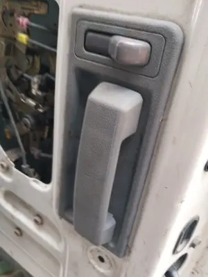 Foto de MANETA INTERIOR TRASERA IZQUIERDA NISSAN VANETTE CARGO 2.3 Diesel (75 CV / 55 KW)