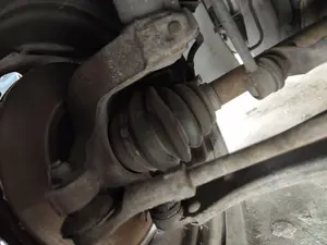 Foto de MANGUETA DELANTERA IZQUIERDA FORD FOCUS BERLINA (CAK) 1.6 16V CAT (101 CV / 74 KW)
