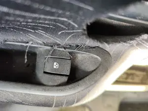 Foto de MANDO ELEVALUNAS TRASERO IZQUIERDO RENAULT LAGUNA II (BG0) 1.8 CAT (120 CV / 88 KW)