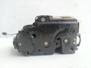 Foto de CERRADURA PUERTA TRASERA DERECHA VOLKSWAGEN PASSAT BERLINA (3B2) 1.9 TDI (110 CV / 81 KW) referencia 3B0837868 foto 2