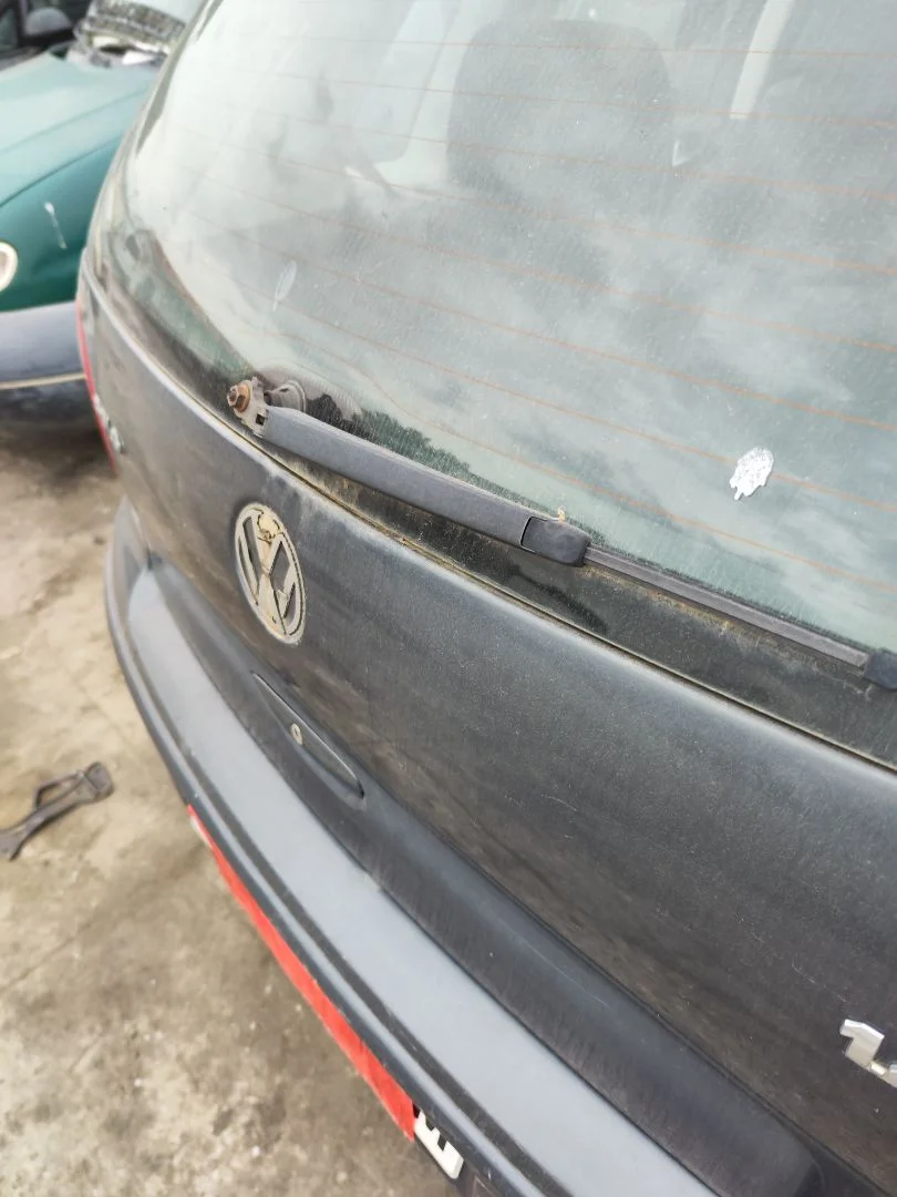 Foto de MOTOR LIMPIA TRASERO VOLKSWAGEN POLO IV (9N1) 1.4 16V (75 CV / 55 KW)
