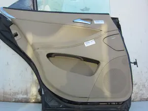 Foto de GUARNECIDO PUERTA TRASERA IZQUIERDA MERCEDES-BENZ CLS (BM 219) 3.0 CDI CAT (224 CV / 165 KW) foto 4