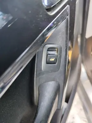 Foto de MANDO ELEVALUNAS TRASERO IZQUIERDO CITROEN GRAND C4 PICASSO 1.6 16V HDi FAP (109 CV / 80 KW)