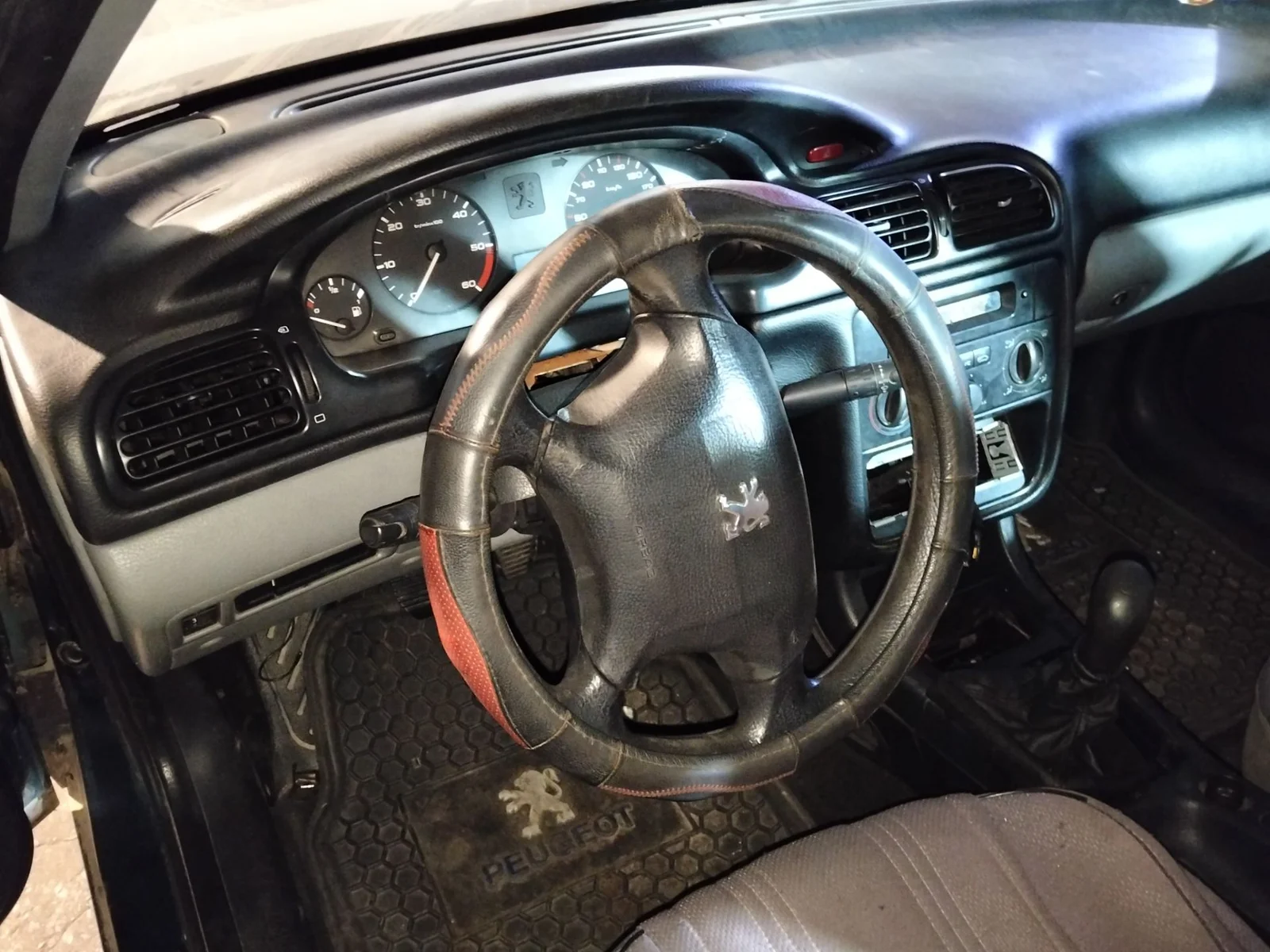 Foto de VOLANTE PEUGEOT 406 BERLINA (S1/S2) 2.0 HDi CAT (90 CV / 66 KW) referencia 4109P1