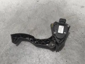 Foto de POTENCIOMETRO PEDAL RENAULT TWINGO III 1.0 SCe (71 CV / 52 KW) referencia 180023357R foto 2