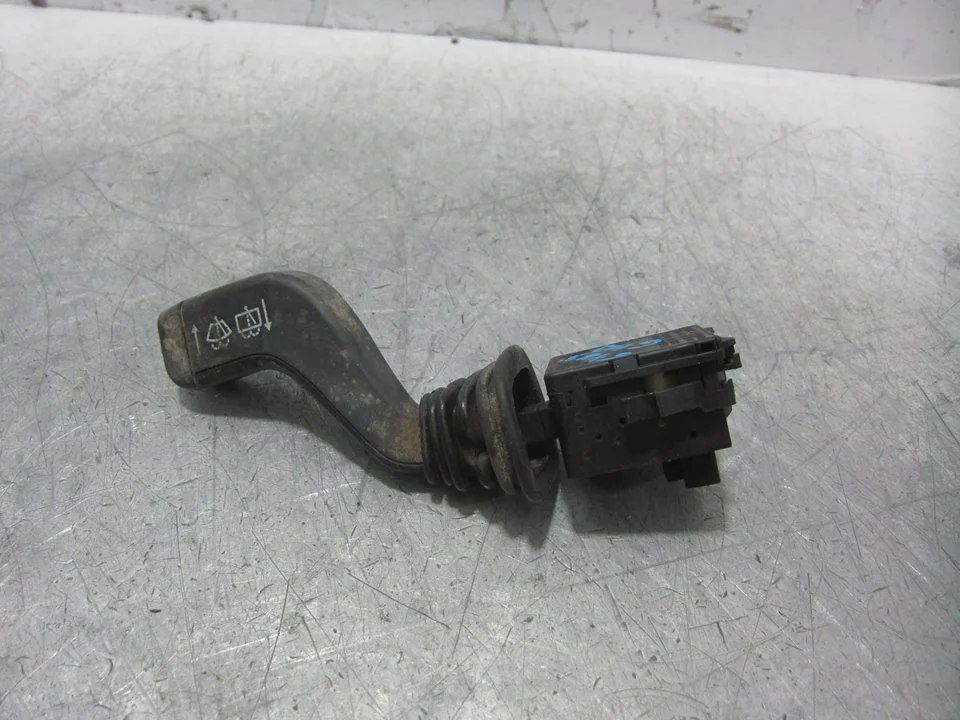 Foto de MANDO LIMPIA OPEL CORSA C 1.2 16V CAT (Z 12 XE / LW4) (75 CV / 55 KW) referencia 09185413
