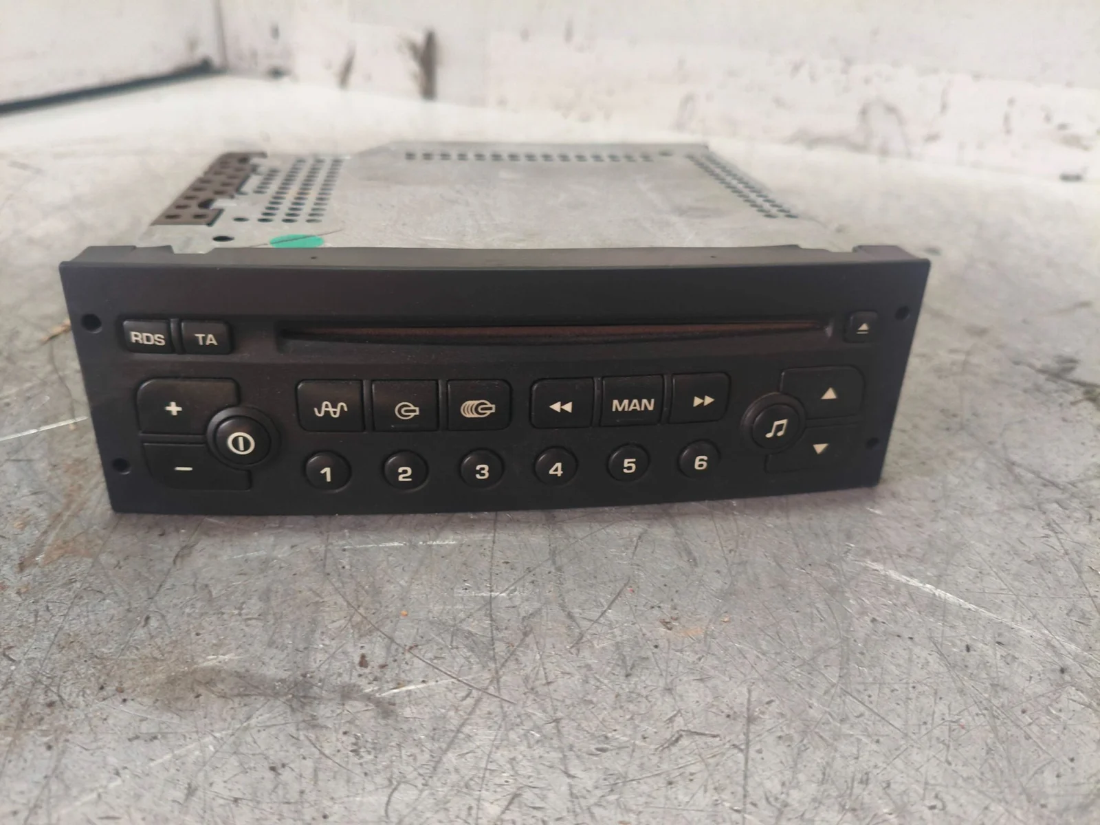 Foto de SISTEMA AUDIO / RADIO CD PEUGEOT 206 1.6 16V CAT (109 CV / 80 KW) referencia 22RC280/65S