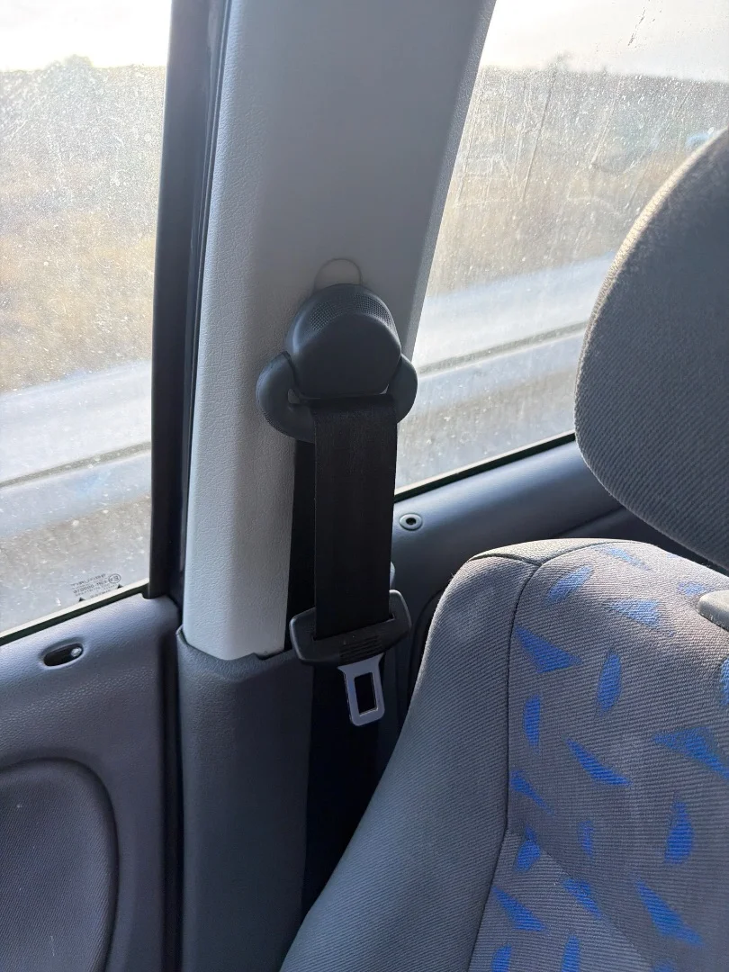 Foto de CINTURON SEGURIDAD DELANTERO DERECHO SEAT CORDOBA BERLINA (6K2)