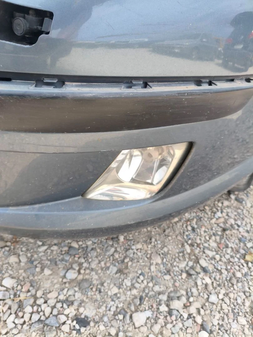 Foto de FARO ANTINIEBLA IZQUIERDO PEUGEOT 407 SW 2.0 16V HDi FAP CAT (RHR / DW10BTED4) (136 CV / 100 KW)
