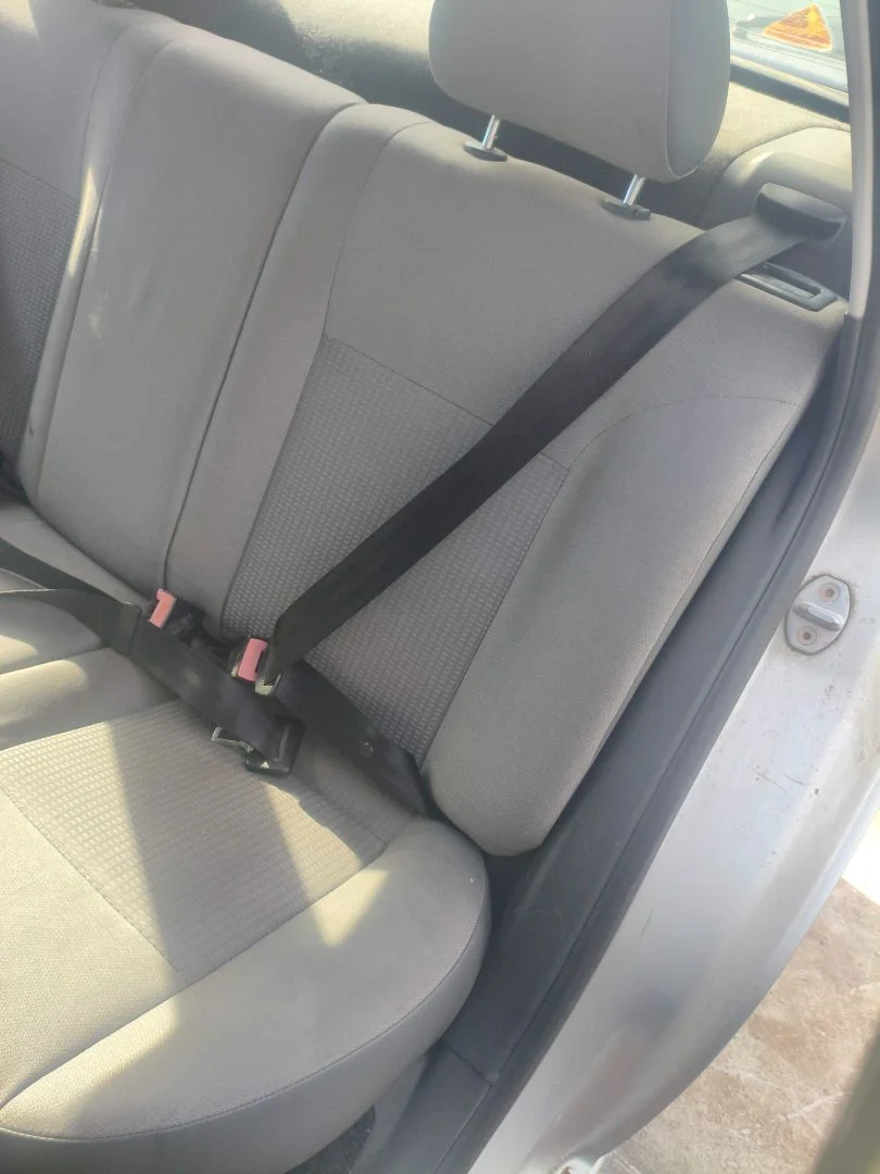 Foto de CINTURON SEGURIDAD TRASERO IZQUIERDO SEAT IBIZA (6L1) 1.4 16V (75 CV / 55 KW)