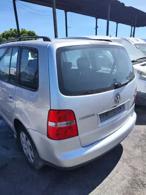 Foto de PORTON TRASERO VOLKSWAGEN TOURAN (1T1) 1.9 TDI (105 CV / 77 KW) foto 2