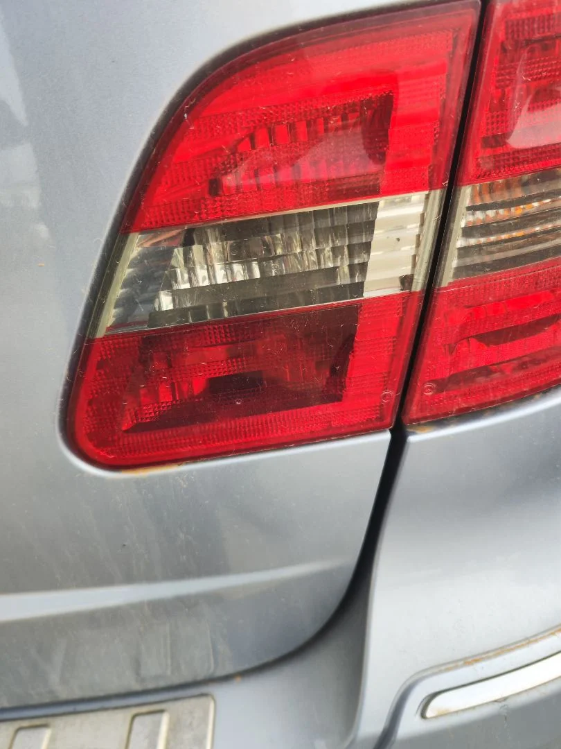 Foto de PILOTO TRASERO DERECHO INTERIOR MERCEDES-BENZ CLASE B (BM 245) 2.0 CDI CAT (109 CV / 80 KW) referencia A1698201664