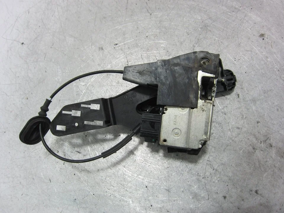 Foto de CERRADURA PUERTA TRASERA DERECHA FORD FIESTA (CBK) 1.3 CAT (69 CV / 51 KW) referencia 2S61A264A26BR