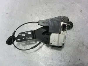 Foto de CERRADURA PUERTA TRASERA DERECHA FORD FIESTA (CBK) 1.3 CAT (69 CV / 51 KW) referencia 2S61A264A26BR