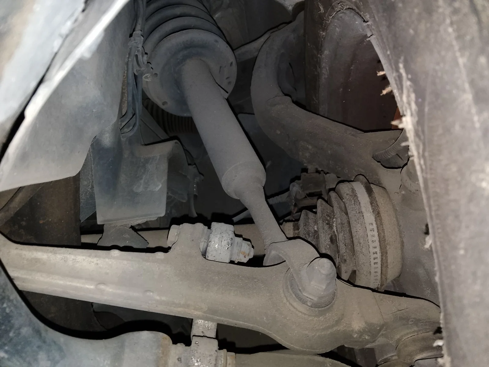 Foto de BRAZO SUSPENSION DELANTERO IZQUIERDO VOLKSWAGEN PASSAT BERLINA (3B3) 1.9 TDI (131 CV / 96 KW)