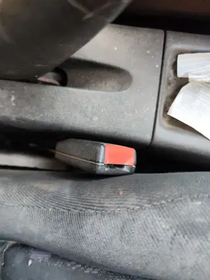 Foto de PRETENSOR AIRBAG DERECHO VOLKSWAGEN GOLF III (1H1)(11.1991) 1.9 TDI (110 CV / 81 KW)
